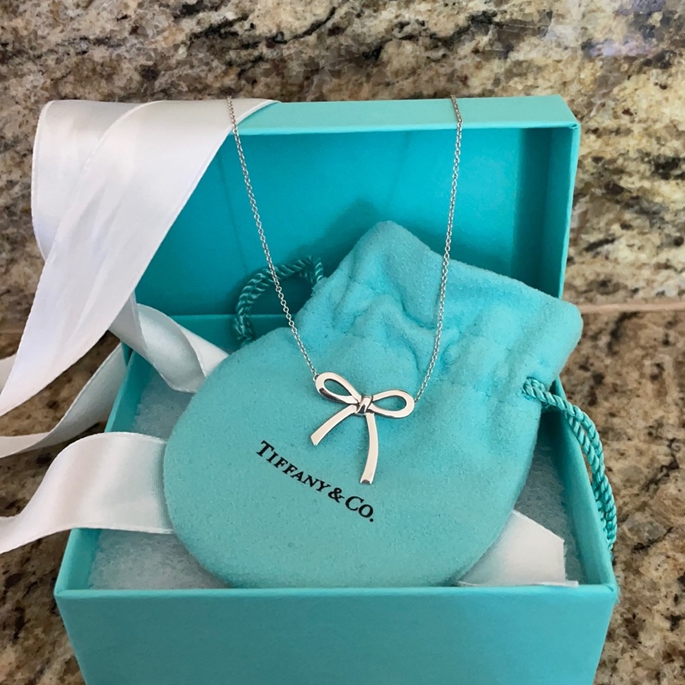Tiffany & Co. 925 sterling silver bow necklace